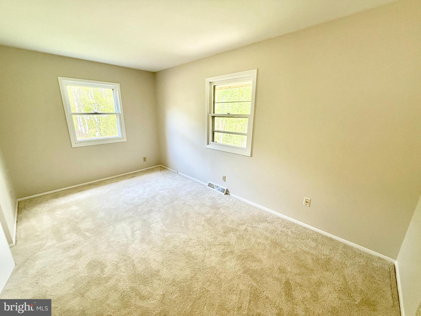 201 HARDWOOD LN, FREDERICKSBURG, Virginia 22408, 3 Bedrooms Bedrooms, ,2 BathroomsBathrooms,Residential,For sale,201 HARDWOOD LN,VASP2032382 MLS # VASP2032382