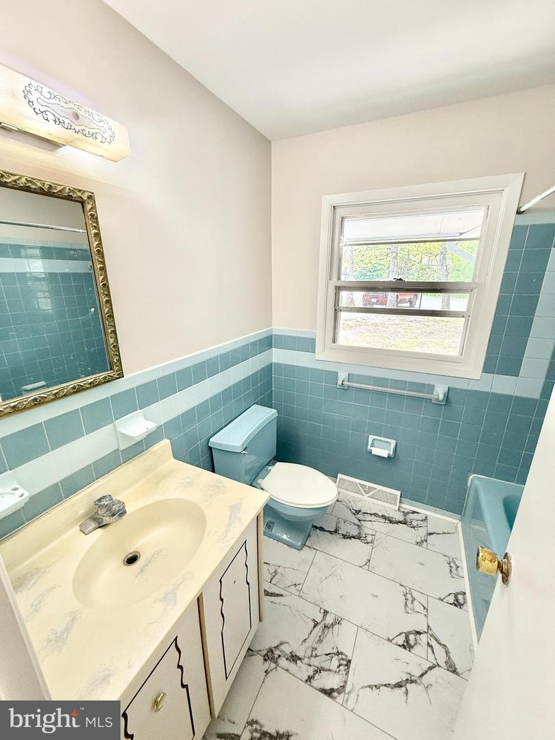 201 HARDWOOD LN, FREDERICKSBURG, Virginia 22408, 3 Bedrooms Bedrooms, ,2 BathroomsBathrooms,Residential,For sale,201 HARDWOOD LN,VASP2032382 MLS # VASP2032382