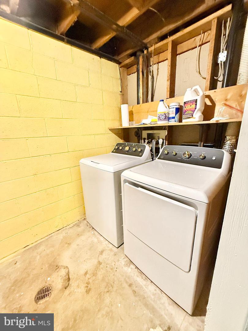 201 HARDWOOD LN, FREDERICKSBURG, Virginia 22408, 3 Bedrooms Bedrooms, ,2 BathroomsBathrooms,Residential,For sale,201 HARDWOOD LN,VASP2032382 MLS # VASP2032382
