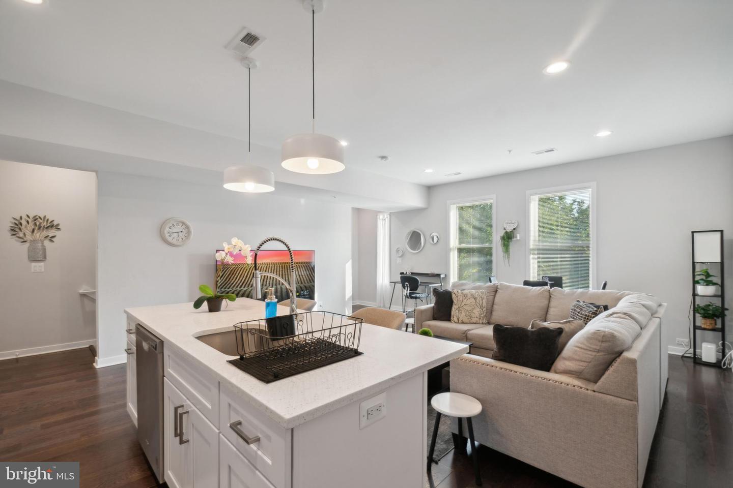 2416 LENFANT SQ SE, WASHINGTON, District Of Columbia 20020, 5 Bedrooms Bedrooms, ,5 BathroomsBathrooms,Residential,For sale,2416 LENFANT SQ SE,DCDC2198328 MLS # DCDC2198328
