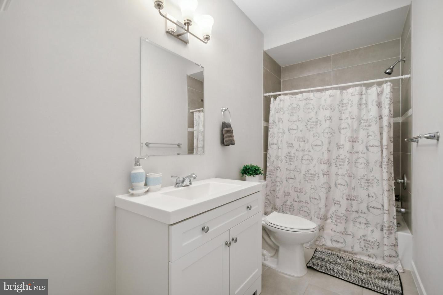 2416 LENFANT SQ SE, WASHINGTON, District Of Columbia 20020, 5 Bedrooms Bedrooms, ,5 BathroomsBathrooms,Residential,For sale,2416 LENFANT SQ SE,DCDC2198328 MLS # DCDC2198328