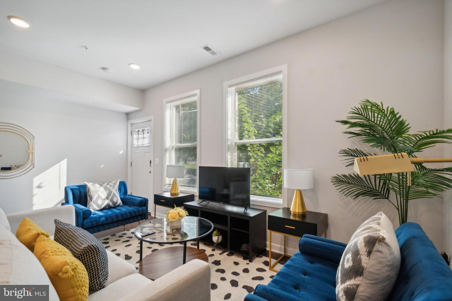 2416 LENFANT SQ SE, WASHINGTON, District Of Columbia 20020, 5 Bedrooms Bedrooms, ,5 BathroomsBathrooms,Residential,For sale,2416 LENFANT SQ SE,DCDC2198328 MLS # DCDC2198328