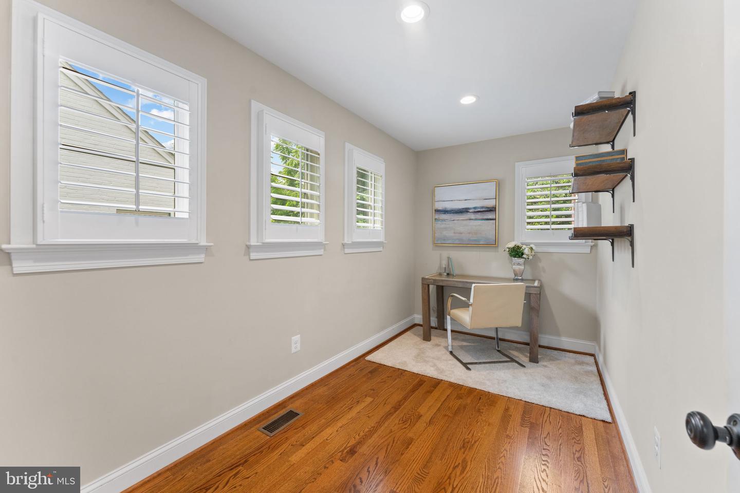 3207 19TH ST N, ARLINGTON, Virginia 22201, 5 Bedrooms Bedrooms, ,3 BathroomsBathrooms,Residential,For sale,3207 19TH ST N,VAAR2056946 MLS # VAAR2056946
