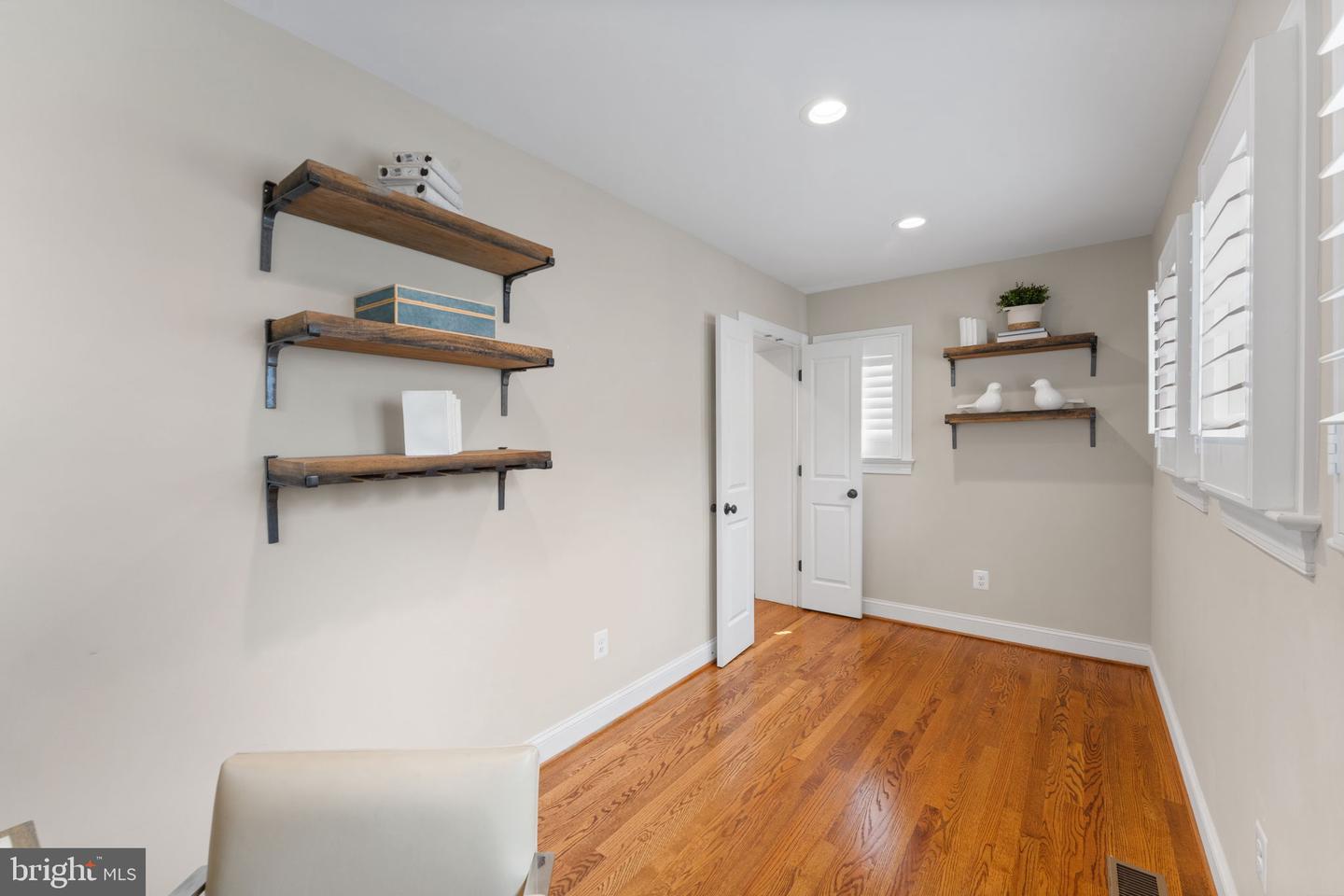 3207 19TH ST N, ARLINGTON, Virginia 22201, 5 Bedrooms Bedrooms, ,3 BathroomsBathrooms,Residential,For sale,3207 19TH ST N,VAAR2056946 MLS # VAAR2056946