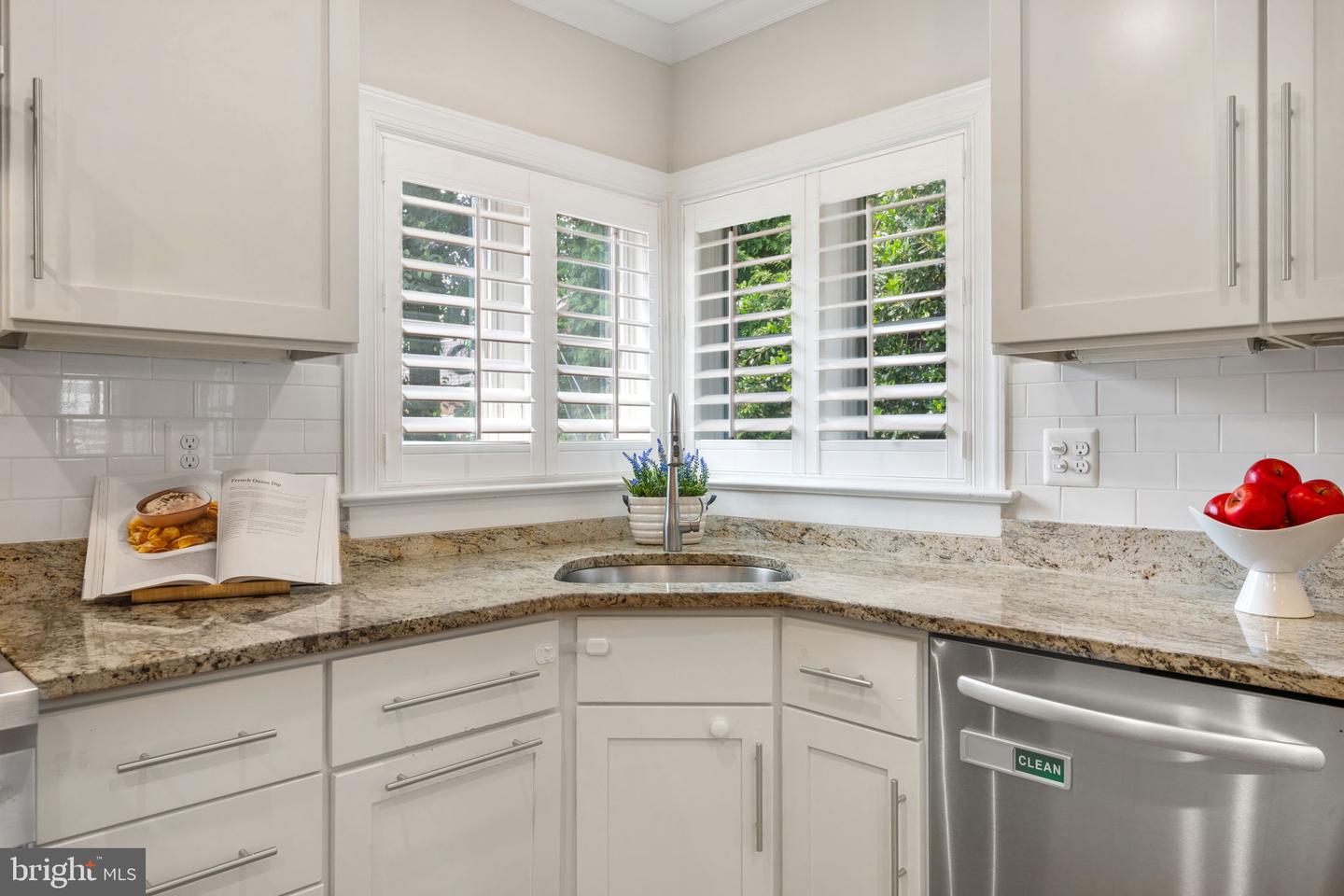 3207 19TH ST N, ARLINGTON, Virginia 22201, 5 Bedrooms Bedrooms, ,3 BathroomsBathrooms,Residential,For sale,3207 19TH ST N,VAAR2056946 MLS # VAAR2056946