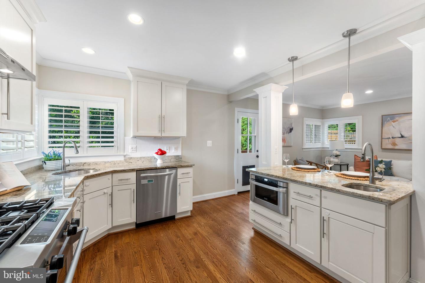 3207 19TH ST N, ARLINGTON, Virginia 22201, 5 Bedrooms Bedrooms, ,3 BathroomsBathrooms,Residential,For sale,3207 19TH ST N,VAAR2056946 MLS # VAAR2056946