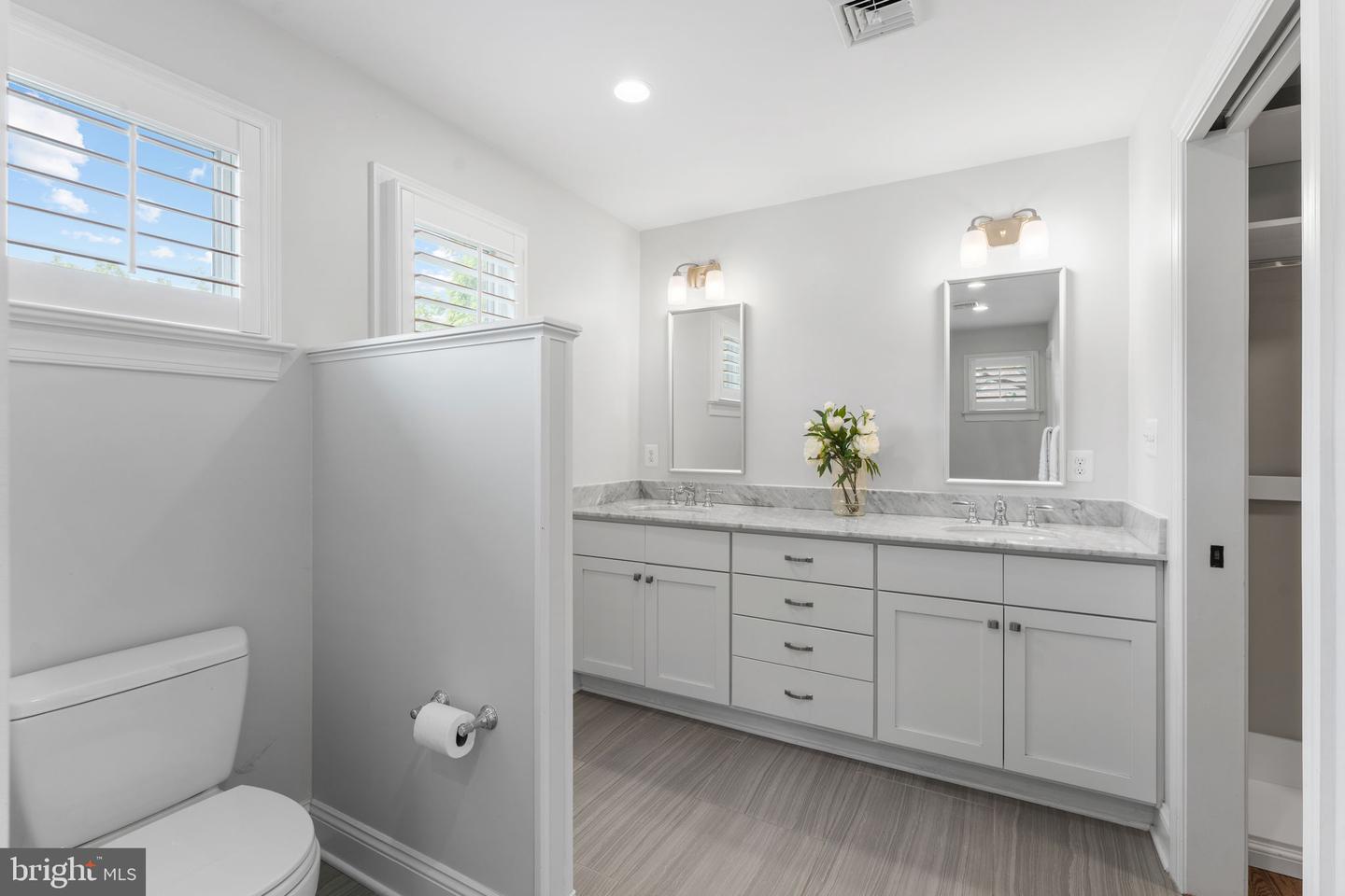 3207 19TH ST N, ARLINGTON, Virginia 22201, 5 Bedrooms Bedrooms, ,3 BathroomsBathrooms,Residential,For sale,3207 19TH ST N,VAAR2056946 MLS # VAAR2056946