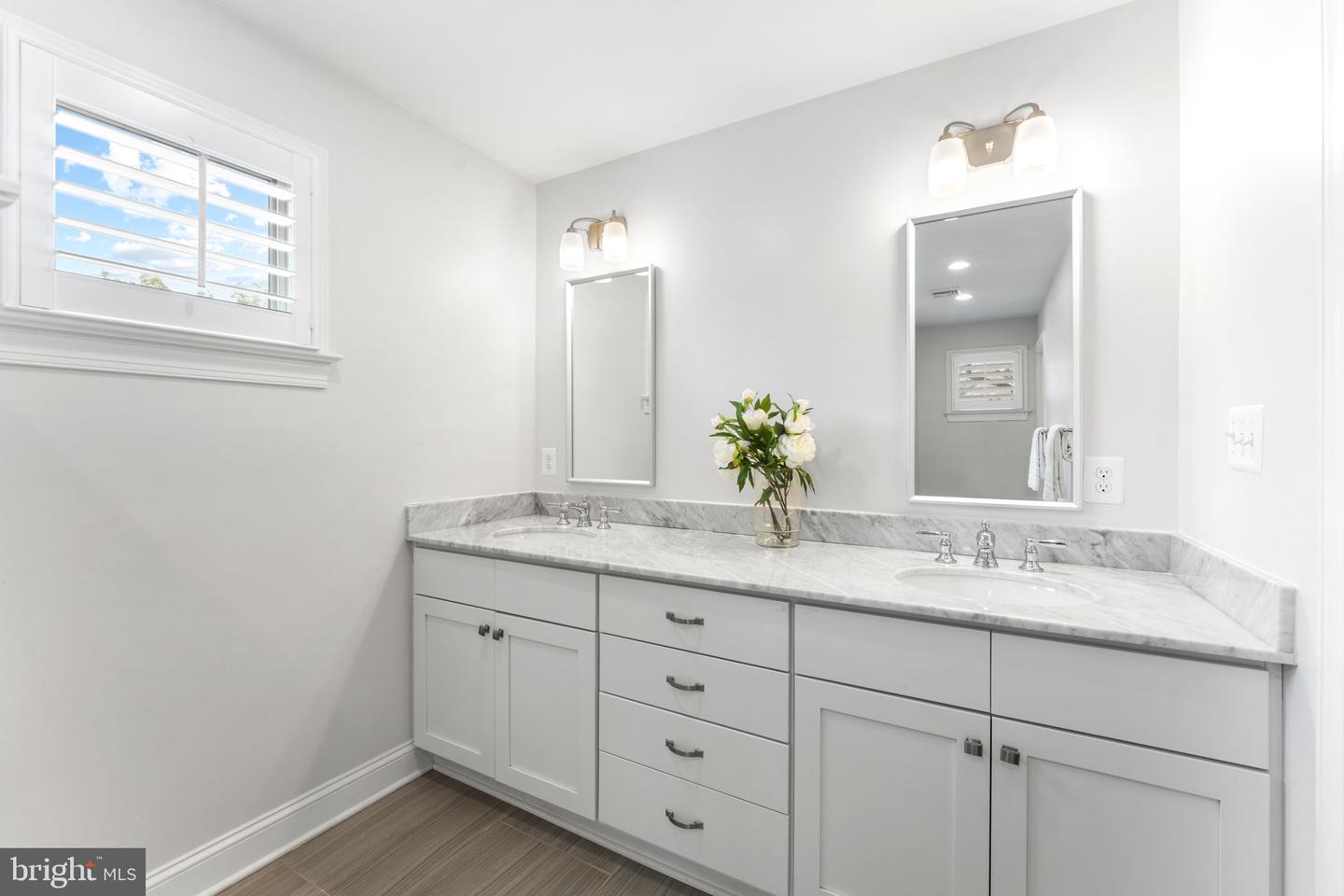 3207 19TH ST N, ARLINGTON, Virginia 22201, 5 Bedrooms Bedrooms, ,3 BathroomsBathrooms,Residential,For sale,3207 19TH ST N,VAAR2056946 MLS # VAAR2056946