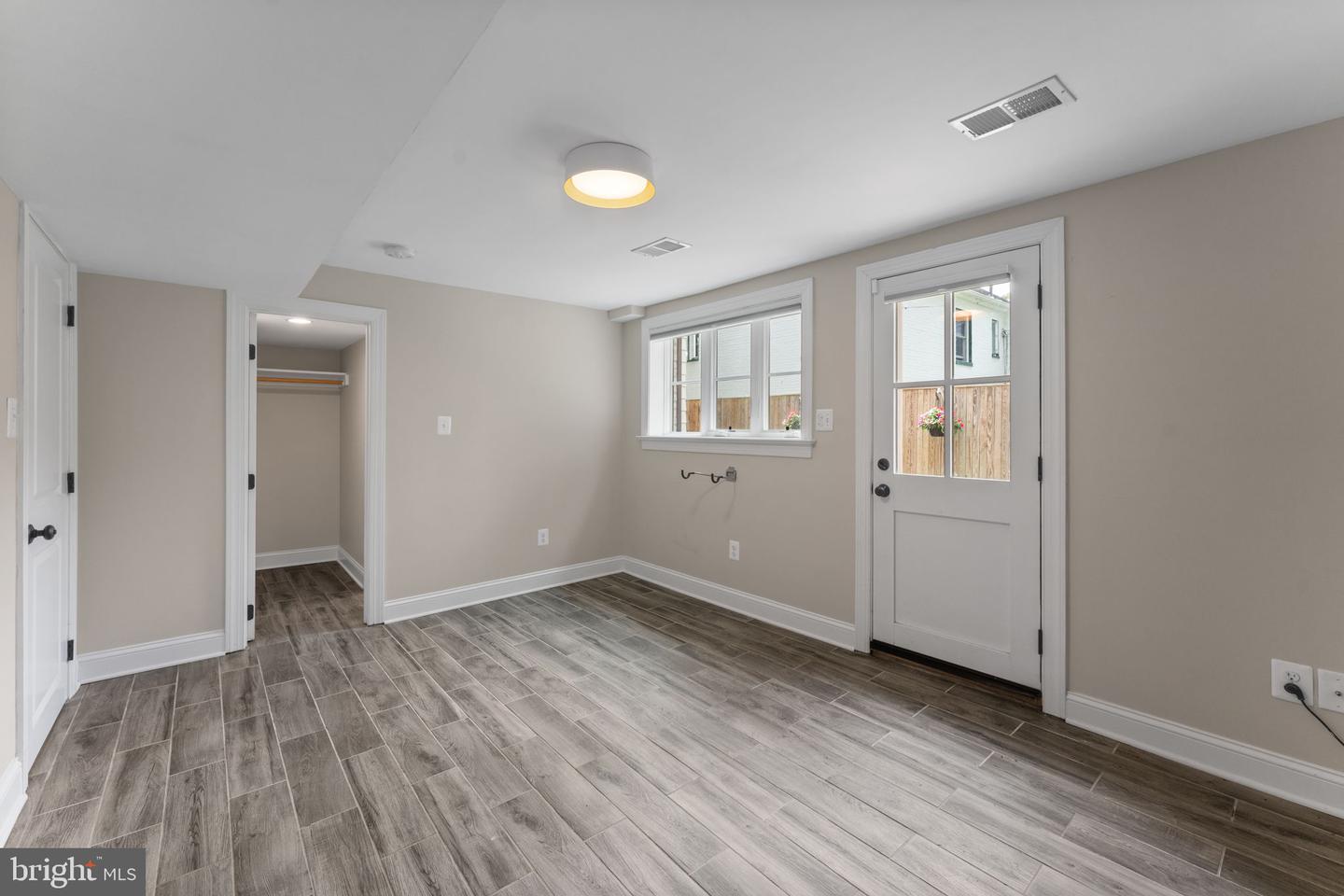 3207 19TH ST N, ARLINGTON, Virginia 22201, 5 Bedrooms Bedrooms, ,3 BathroomsBathrooms,Residential,For sale,3207 19TH ST N,VAAR2056946 MLS # VAAR2056946