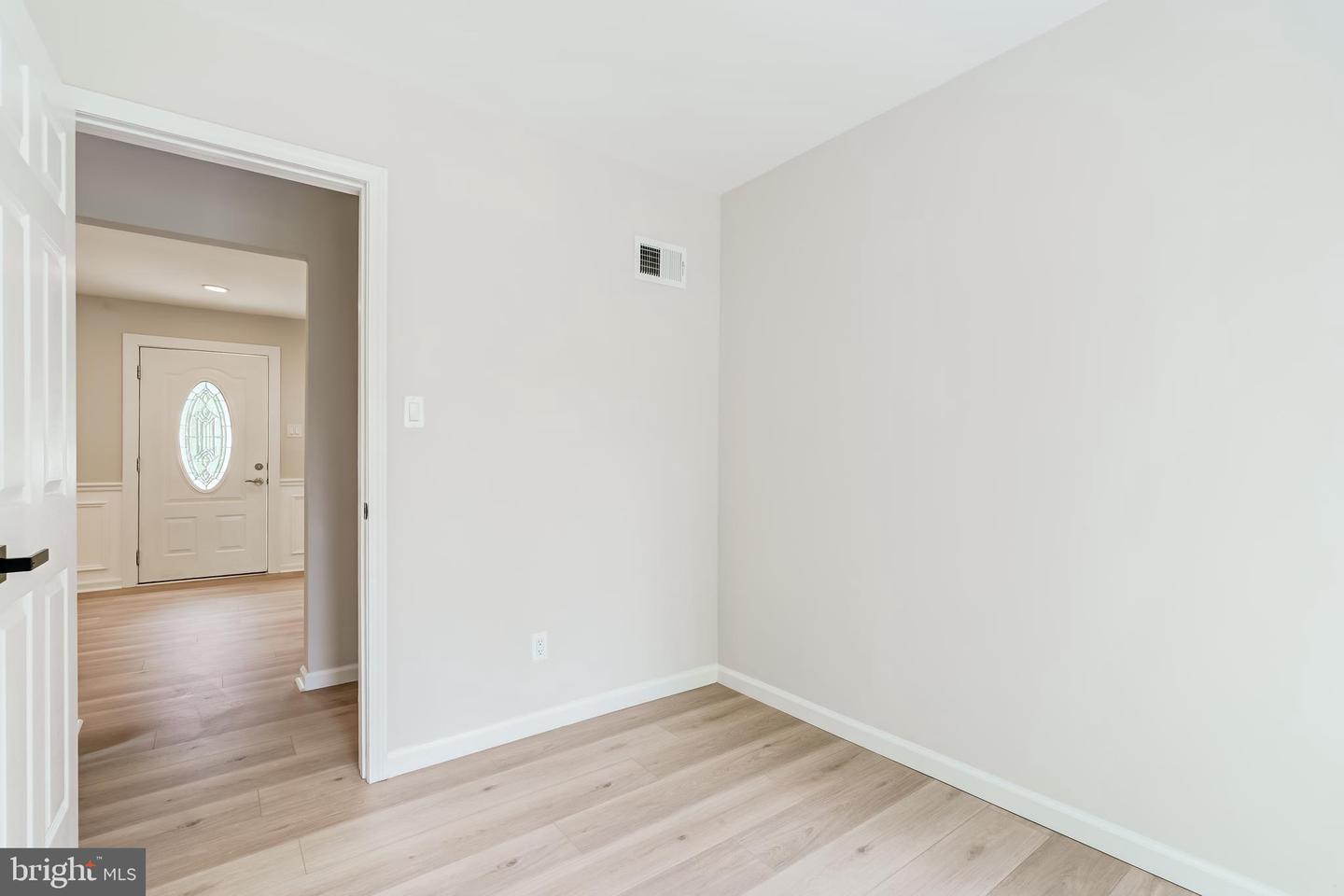 5614 TREMONT DR, ALEXANDRIA, Virginia 22303, 3 Bedrooms Bedrooms, ,1 BathroomBathrooms,Residential,For sale,5614 TREMONT DR,VAFX2238756 MLS # VAFX2238756