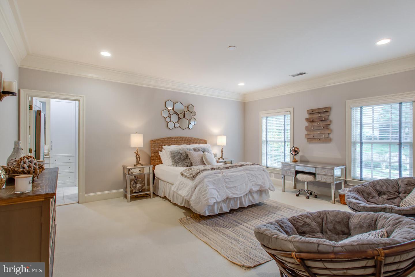 1034 FOUNDERS RIDGE LN, MCLEAN, Virginia 22102, 7 Bedrooms Bedrooms, ,7 BathroomsBathrooms,Residential,For sale,1034 FOUNDERS RIDGE LN,VAFX2239842 MLS # VAFX2239842