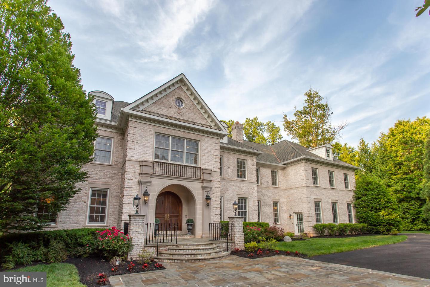 1034 FOUNDERS RIDGE LN, MCLEAN, Virginia 22102, 7 Bedrooms Bedrooms, ,7 BathroomsBathrooms,Residential,For sale,1034 FOUNDERS RIDGE LN,VAFX2239842 MLS # VAFX2239842