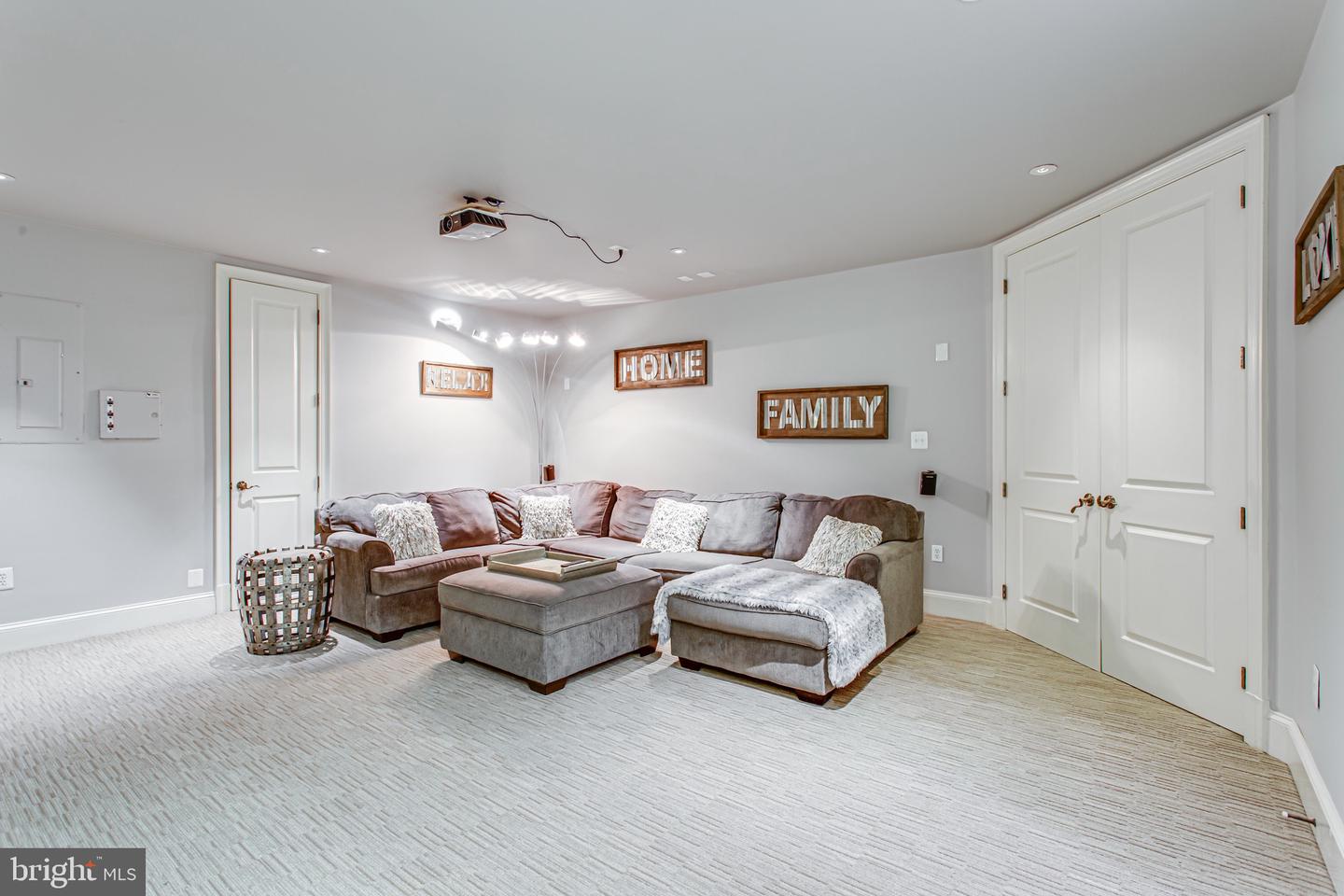1034 FOUNDERS RIDGE LN, MCLEAN, Virginia 22102, 7 Bedrooms Bedrooms, ,7 BathroomsBathrooms,Residential,For sale,1034 FOUNDERS RIDGE LN,VAFX2239842 MLS # VAFX2239842