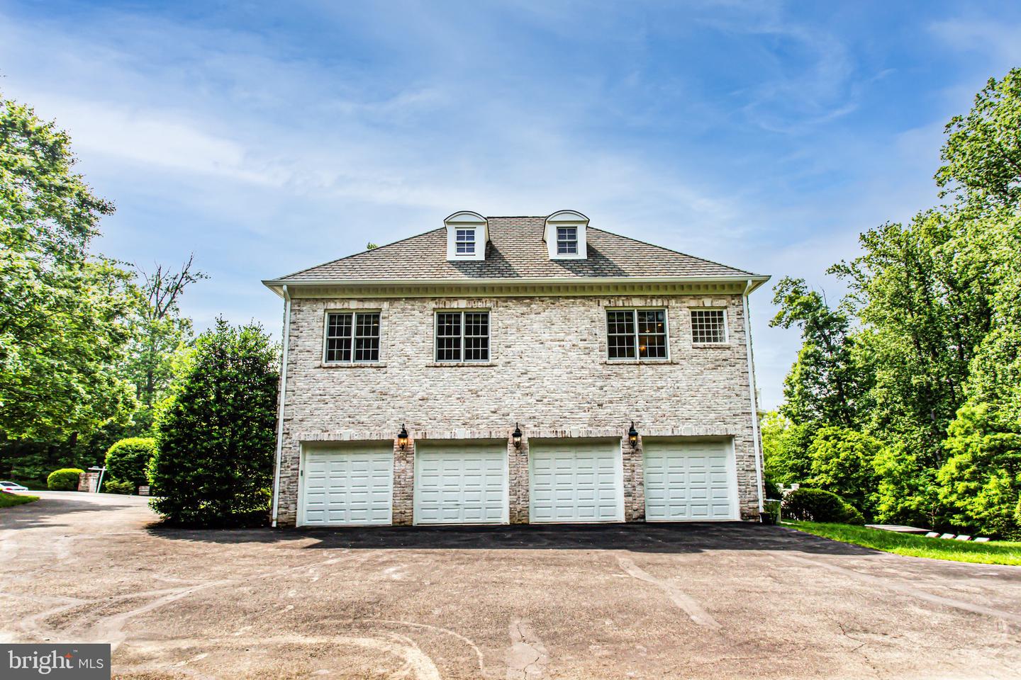 1034 FOUNDERS RIDGE LN, MCLEAN, Virginia 22102, 7 Bedrooms Bedrooms, ,7 BathroomsBathrooms,Residential,For sale,1034 FOUNDERS RIDGE LN,VAFX2239842 MLS # VAFX2239842