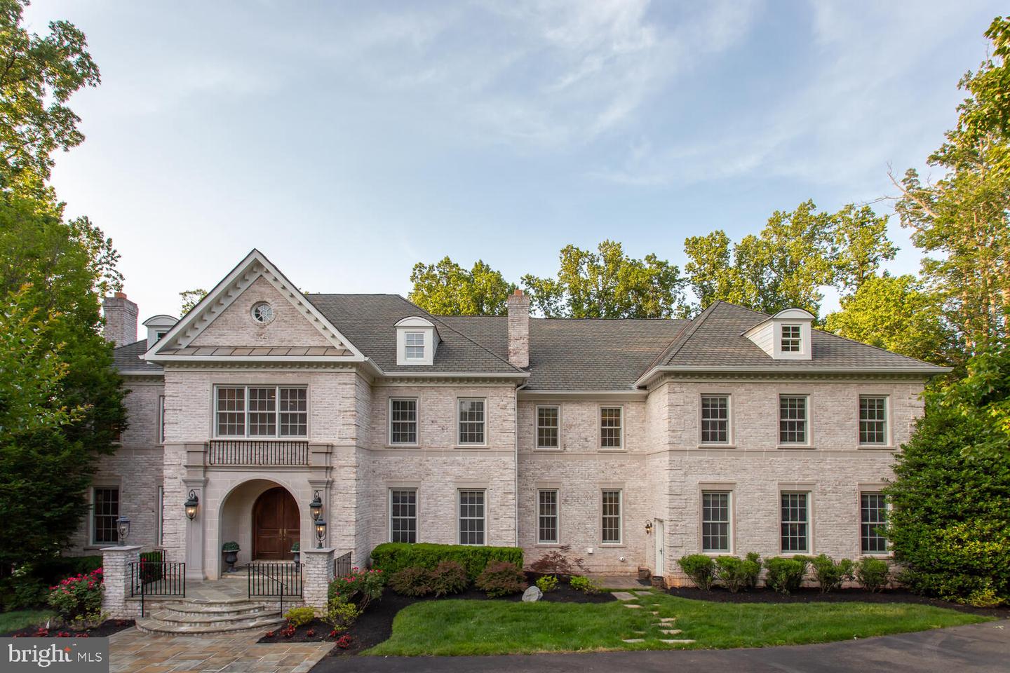 1034 FOUNDERS RIDGE LN, MCLEAN, Virginia 22102, 7 Bedrooms Bedrooms, ,7 BathroomsBathrooms,Residential,For sale,1034 FOUNDERS RIDGE LN,VAFX2239842 MLS # VAFX2239842