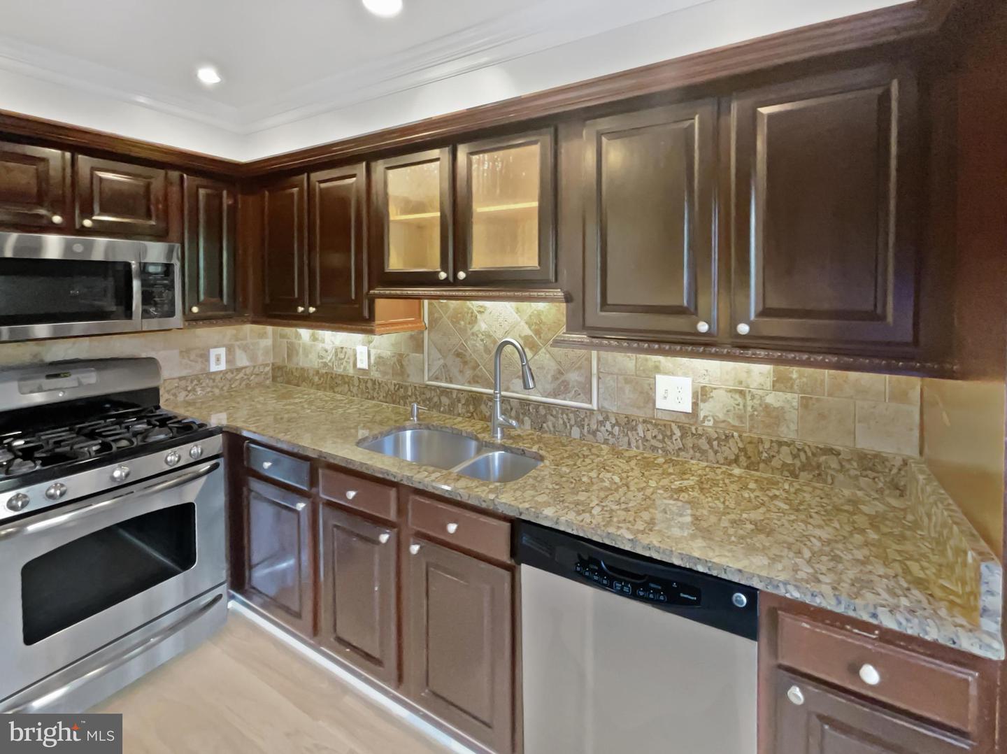 46891 RABBITRUN TER, STERLING, Virginia 20164, 3 Bedrooms Bedrooms, ,2 BathroomsBathrooms,Residential,For sale,46891 RABBITRUN TER,VALO2096388 MLS # VALO2096388