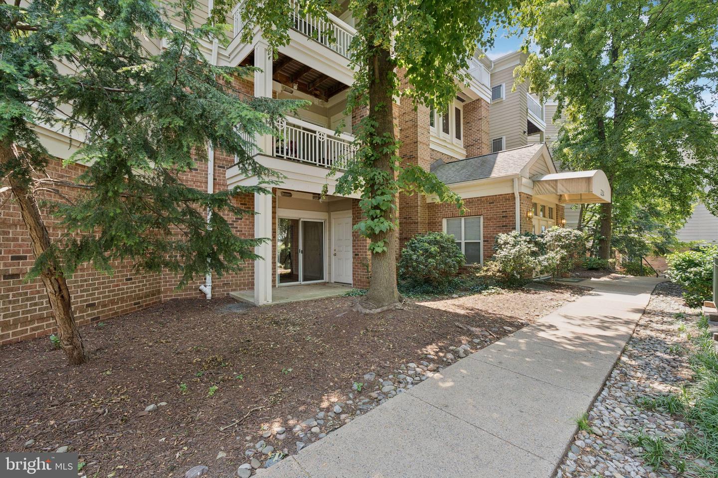 2204 WESTCOURT LN #122, HERNDON, Virginia 20170, 1 Bedroom Bedrooms, ,1 BathroomBathrooms,Residential,For sale,2204 WESTCOURT LN #122,VAFX2240854 MLS # VAFX2240854