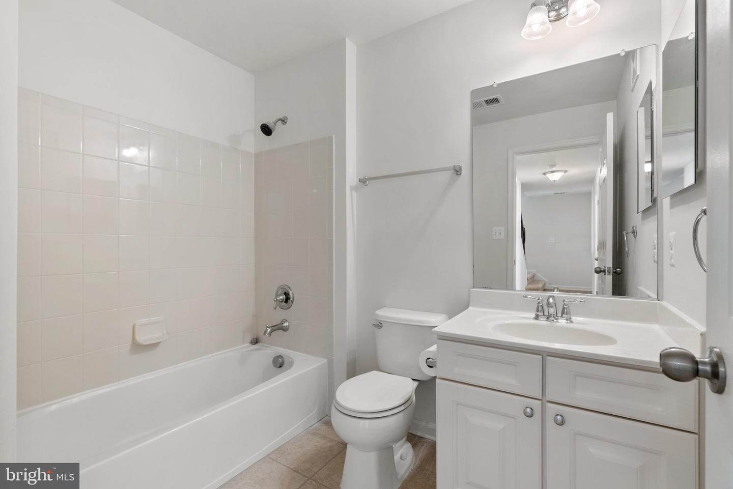 42189 SHORECREST TER, ALDIE, Virginia 20105, 3 Bedrooms Bedrooms, ,2 BathroomsBathrooms,Residential,For sale,42189 SHORECREST TER,VALO2096562 MLS # VALO2096562