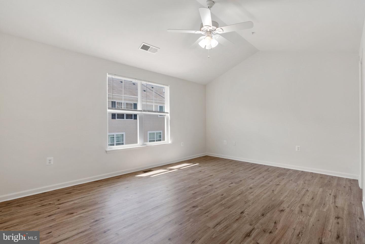 42189 SHORECREST TER, ALDIE, Virginia 20105, 3 Bedrooms Bedrooms, ,2 BathroomsBathrooms,Residential,For sale,42189 SHORECREST TER,VALO2096562 MLS # VALO2096562