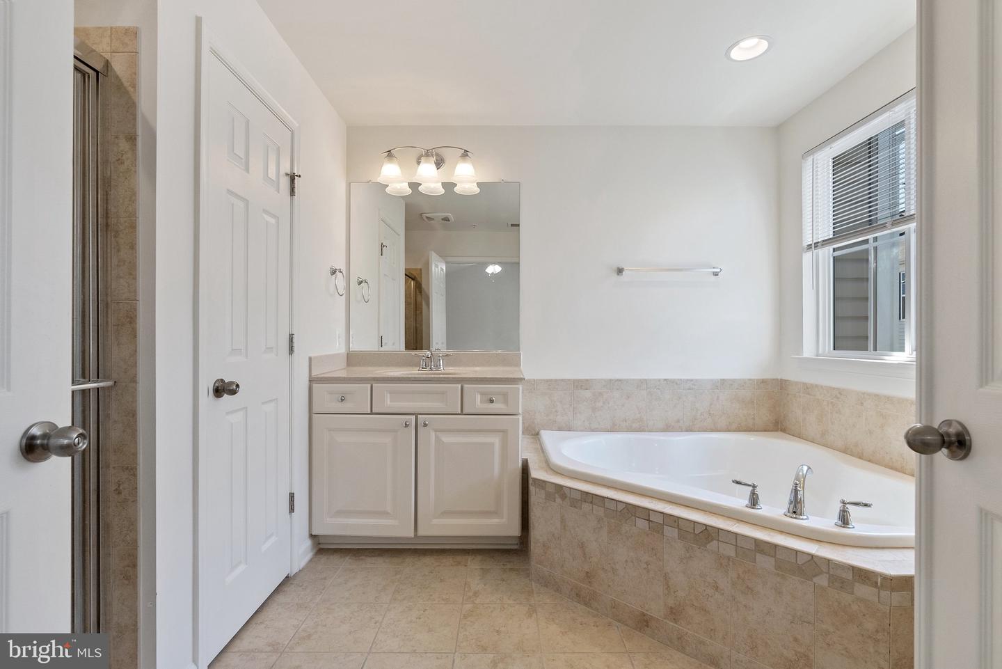 42189 SHORECREST TER, ALDIE, Virginia 20105, 3 Bedrooms Bedrooms, ,2 BathroomsBathrooms,Residential,For sale,42189 SHORECREST TER,VALO2096562 MLS # VALO2096562