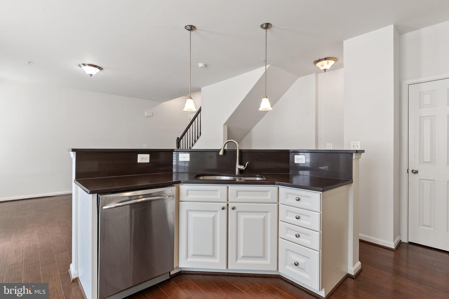 42189 SHORECREST TER, ALDIE, Virginia 20105, 3 Bedrooms Bedrooms, ,2 BathroomsBathrooms,Residential,For sale,42189 SHORECREST TER,VALO2096562 MLS # VALO2096562