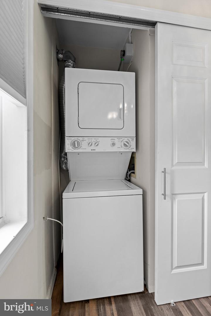 1716 W ABINGDON DR #103, ALEXANDRIA, Virginia 22314, 1 Bedroom Bedrooms, ,1 BathroomBathrooms,Residential,For sale,1716 W ABINGDON DR #103,VAAX2045398 MLS # VAAX2045398