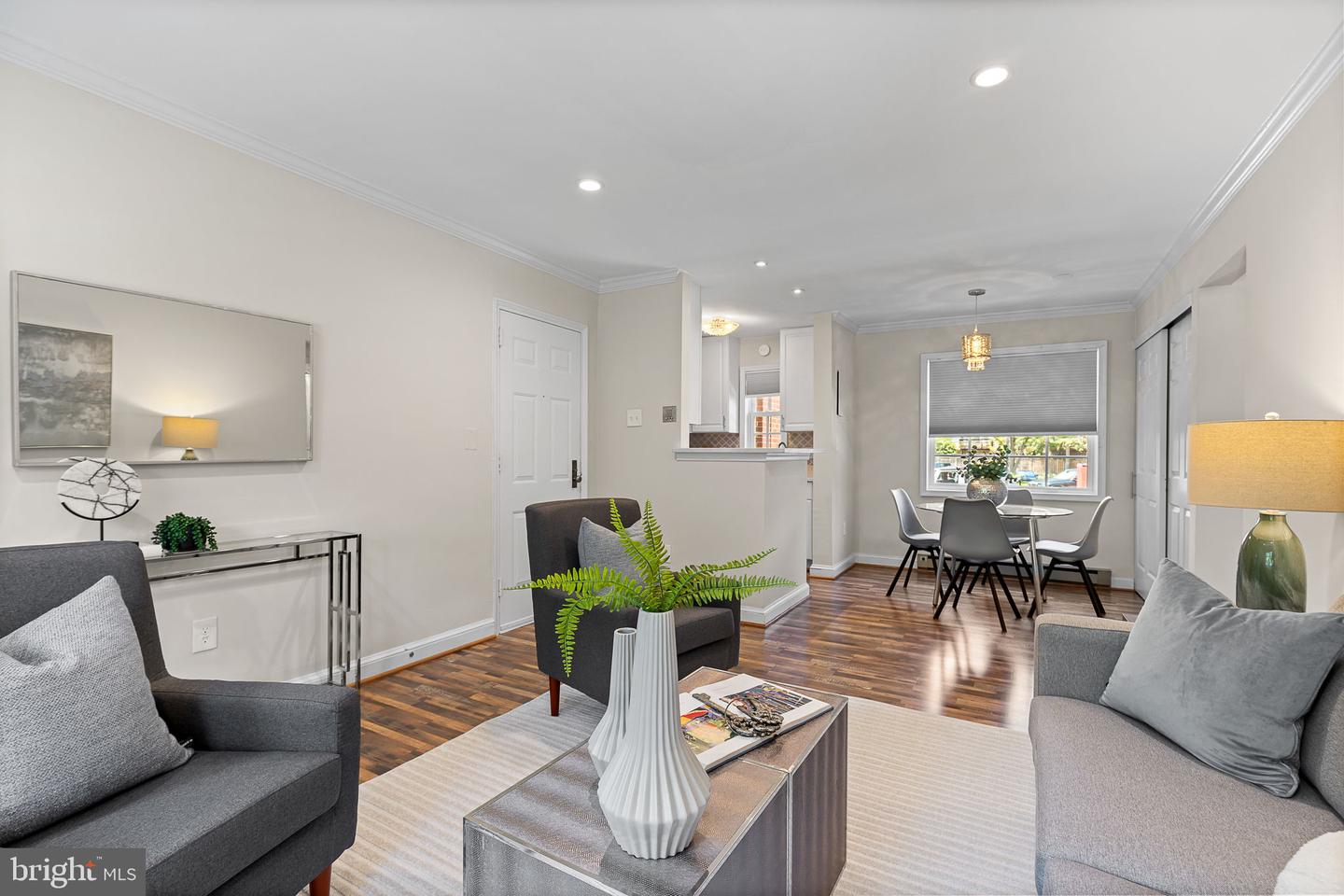 1716 W ABINGDON DR #103, ALEXANDRIA, Virginia 22314, 1 Bedroom Bedrooms, ,1 BathroomBathrooms,Residential,For sale,1716 W ABINGDON DR #103,VAAX2045398 MLS # VAAX2045398