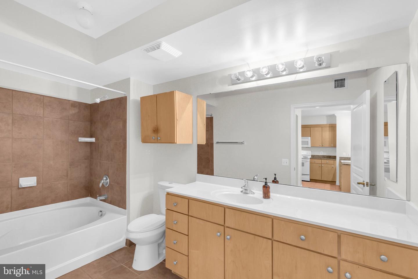 631 D ST NW #431, WASHINGTON, District Of Columbia 20004, 1 Bedroom Bedrooms, ,1 BathroomBathrooms,Residential,For sale,631 D ST NW #431,DCDC2201454 MLS # DCDC2201454