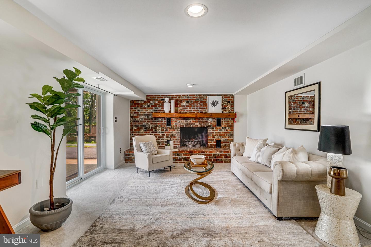 5927 DOVE DR, ALEXANDRIA, Virginia 22310, 4 Bedrooms Bedrooms, ,3 BathroomsBathrooms,Residential,For sale,5927 DOVE DR,VAFX2242108 MLS # VAFX2242108