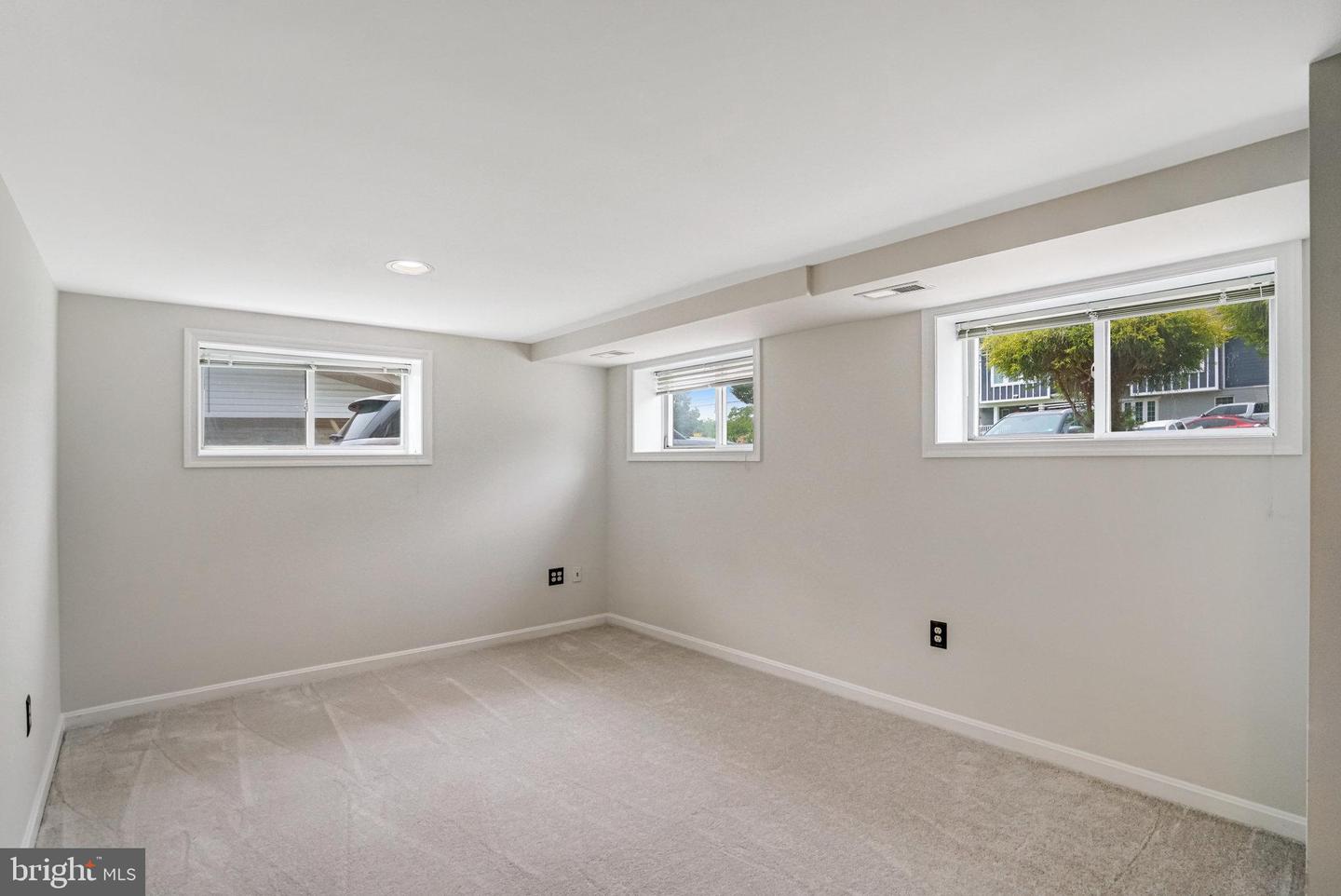 5927 DOVE DR, ALEXANDRIA, Virginia 22310, 4 Bedrooms Bedrooms, ,3 BathroomsBathrooms,Residential,For sale,5927 DOVE DR,VAFX2242108 MLS # VAFX2242108