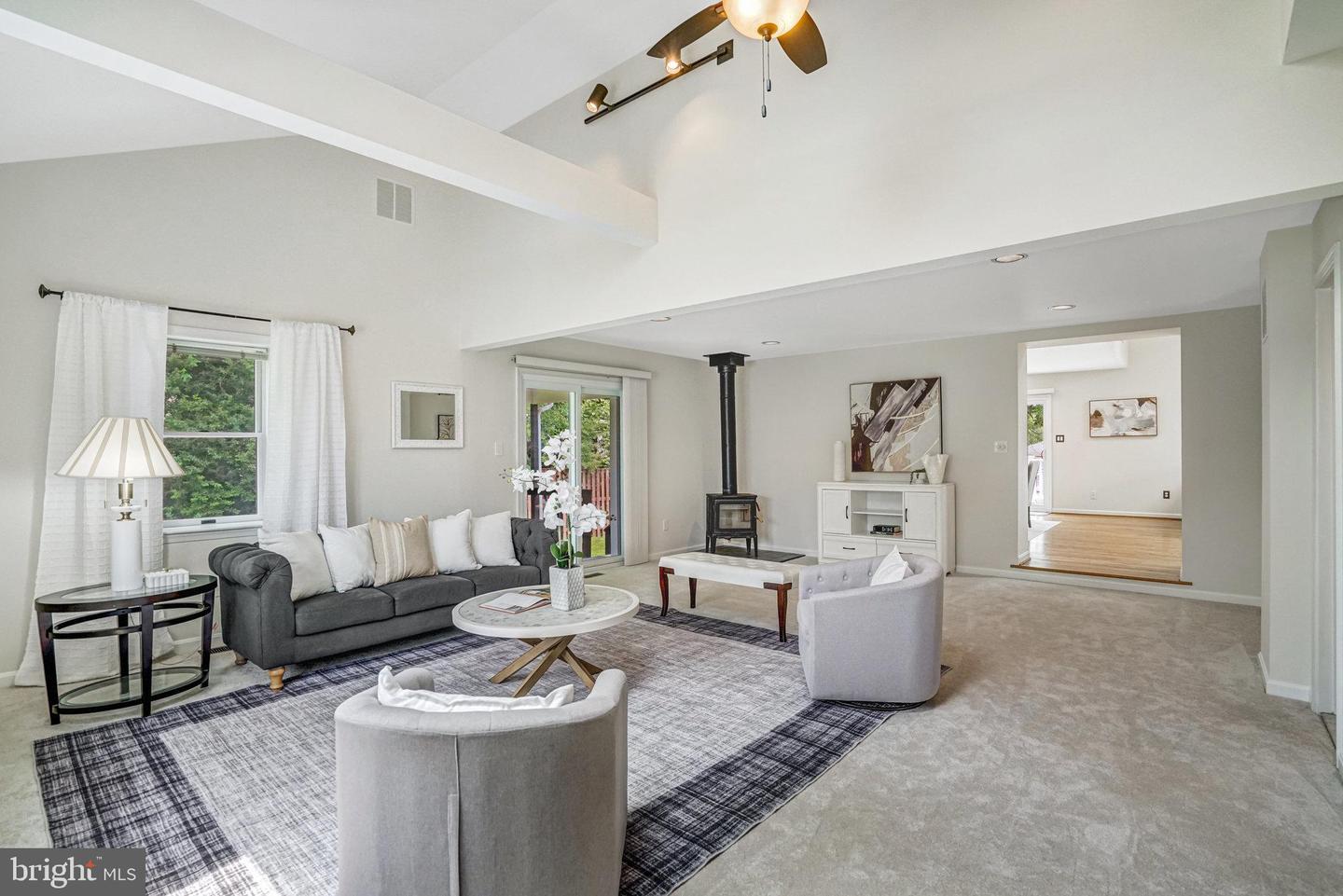 5927 DOVE DR, ALEXANDRIA, Virginia 22310, 4 Bedrooms Bedrooms, ,3 BathroomsBathrooms,Residential,For sale,5927 DOVE DR,VAFX2242108 MLS # VAFX2242108
