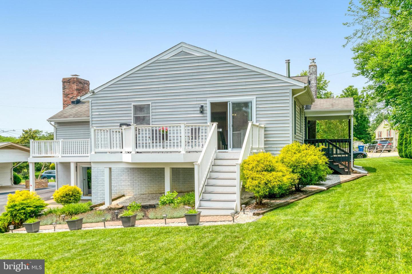 5927 DOVE DR, ALEXANDRIA, Virginia 22310, 4 Bedrooms Bedrooms, ,3 BathroomsBathrooms,Residential,For sale,5927 DOVE DR,VAFX2242108 MLS # VAFX2242108