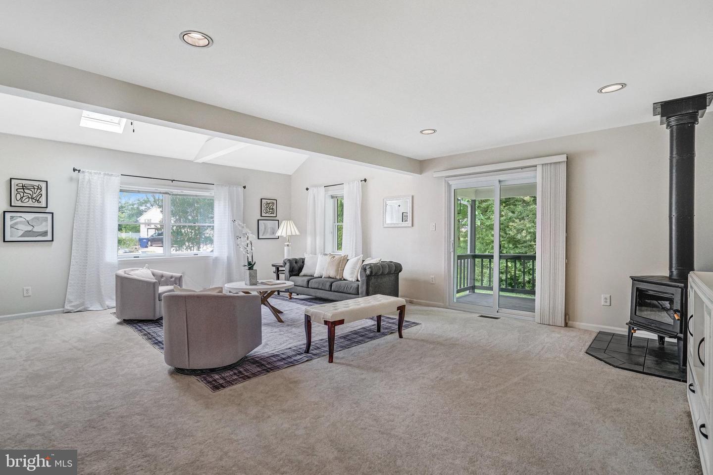 5927 DOVE DR, ALEXANDRIA, Virginia 22310, 4 Bedrooms Bedrooms, ,3 BathroomsBathrooms,Residential,For sale,5927 DOVE DR,VAFX2242108 MLS # VAFX2242108