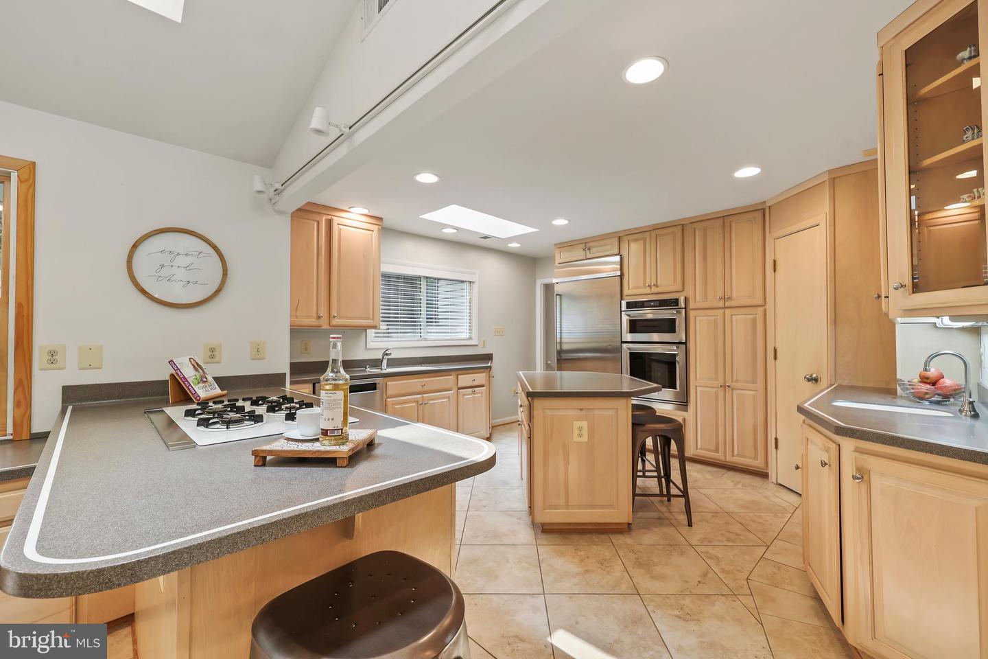 3309 PARKSIDE TER, FAIRFAX, Virginia 22031, 5 Bedrooms Bedrooms, ,2 BathroomsBathrooms,Residential,For sale,3309 PARKSIDE TER,VAFX2242048 MLS # VAFX2242048