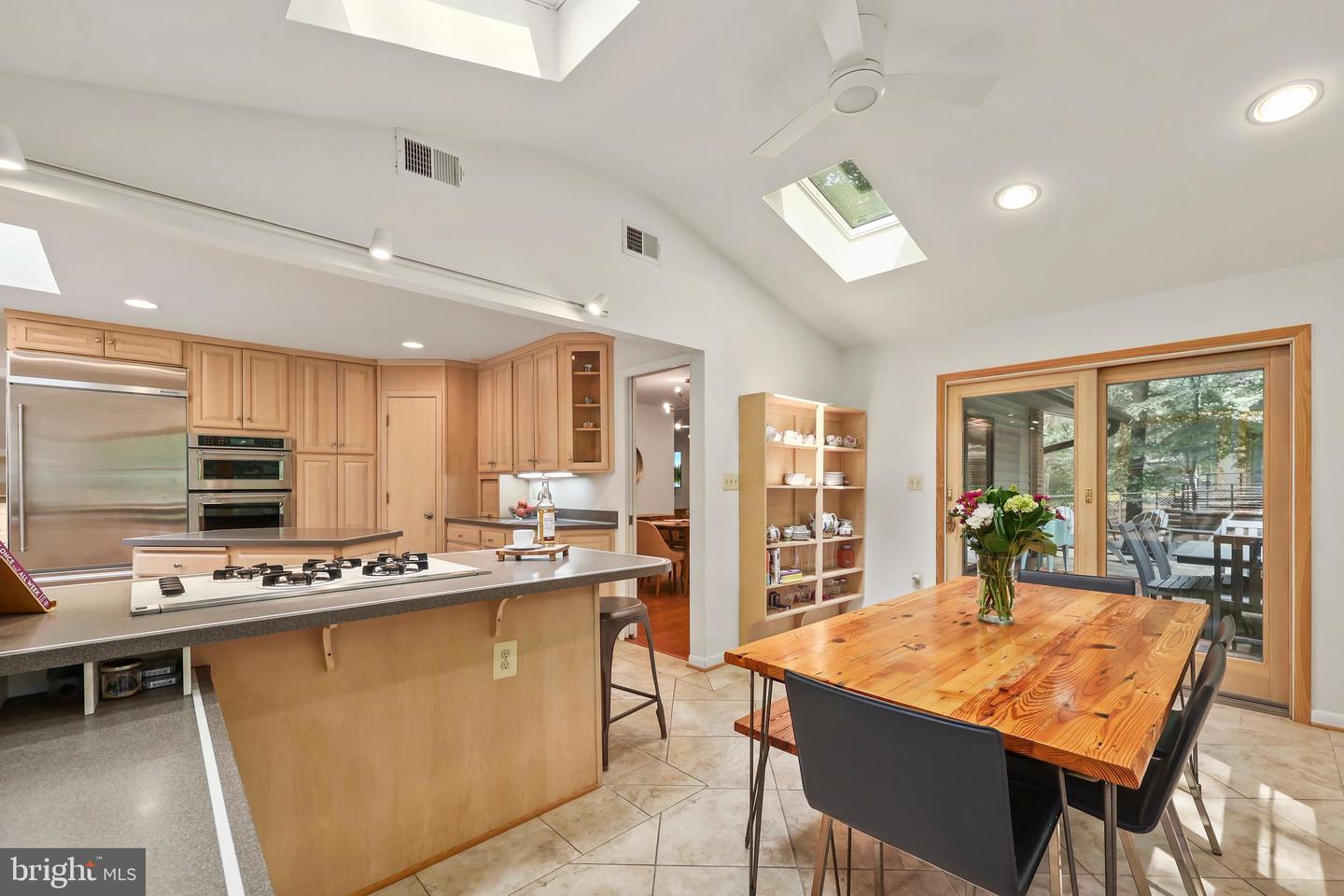 3309 PARKSIDE TER, FAIRFAX, Virginia 22031, 5 Bedrooms Bedrooms, ,2 BathroomsBathrooms,Residential,For sale,3309 PARKSIDE TER,VAFX2242048 MLS # VAFX2242048