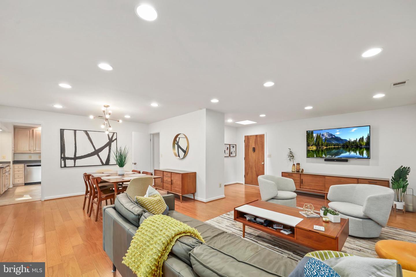 3309 PARKSIDE TER, FAIRFAX, Virginia 22031, 5 Bedrooms Bedrooms, ,2 BathroomsBathrooms,Residential,For sale,3309 PARKSIDE TER,VAFX2242048 MLS # VAFX2242048