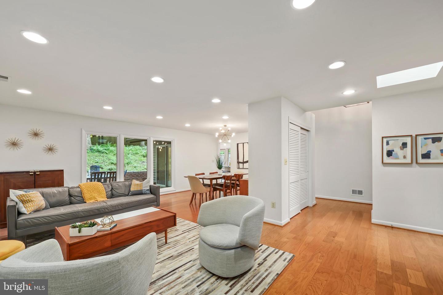 3309 PARKSIDE TER, FAIRFAX, Virginia 22031, 5 Bedrooms Bedrooms, ,2 BathroomsBathrooms,Residential,For sale,3309 PARKSIDE TER,VAFX2242048 MLS # VAFX2242048