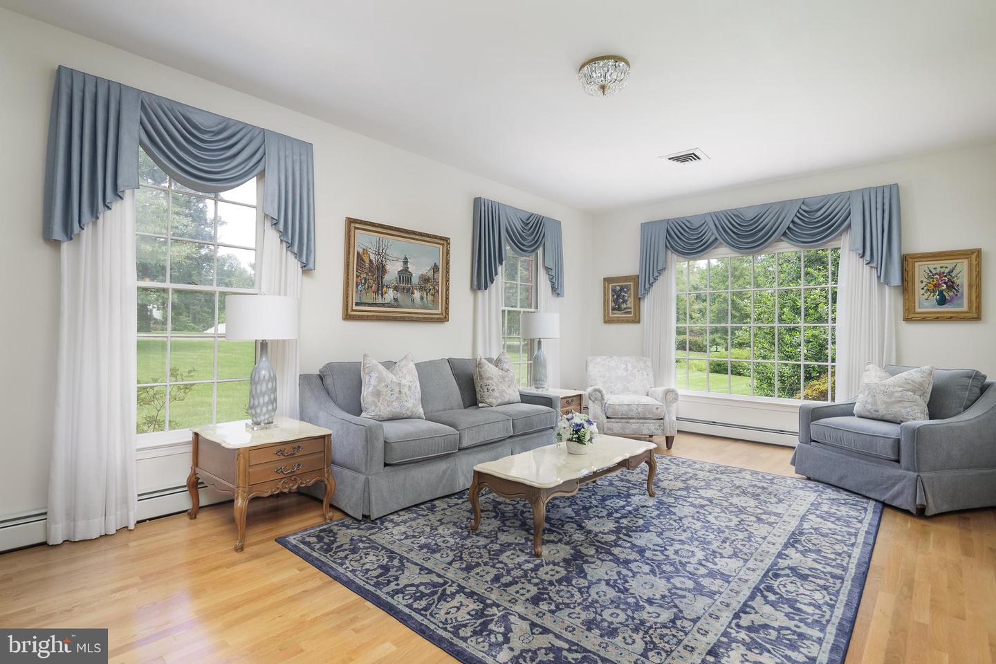 3809 RUSSELL RD, WOODBRIDGE, Virginia 22192, 5 Bedrooms Bedrooms, ,3 BathroomsBathrooms,Residential,For sale,3809 RUSSELL RD,VAPW2095144 MLS # VAPW2095144