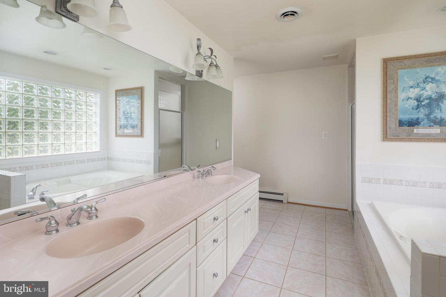 3809 RUSSELL RD, WOODBRIDGE, Virginia 22192, 5 Bedrooms Bedrooms, ,3 BathroomsBathrooms,Residential,For sale,3809 RUSSELL RD,VAPW2095144 MLS # VAPW2095144