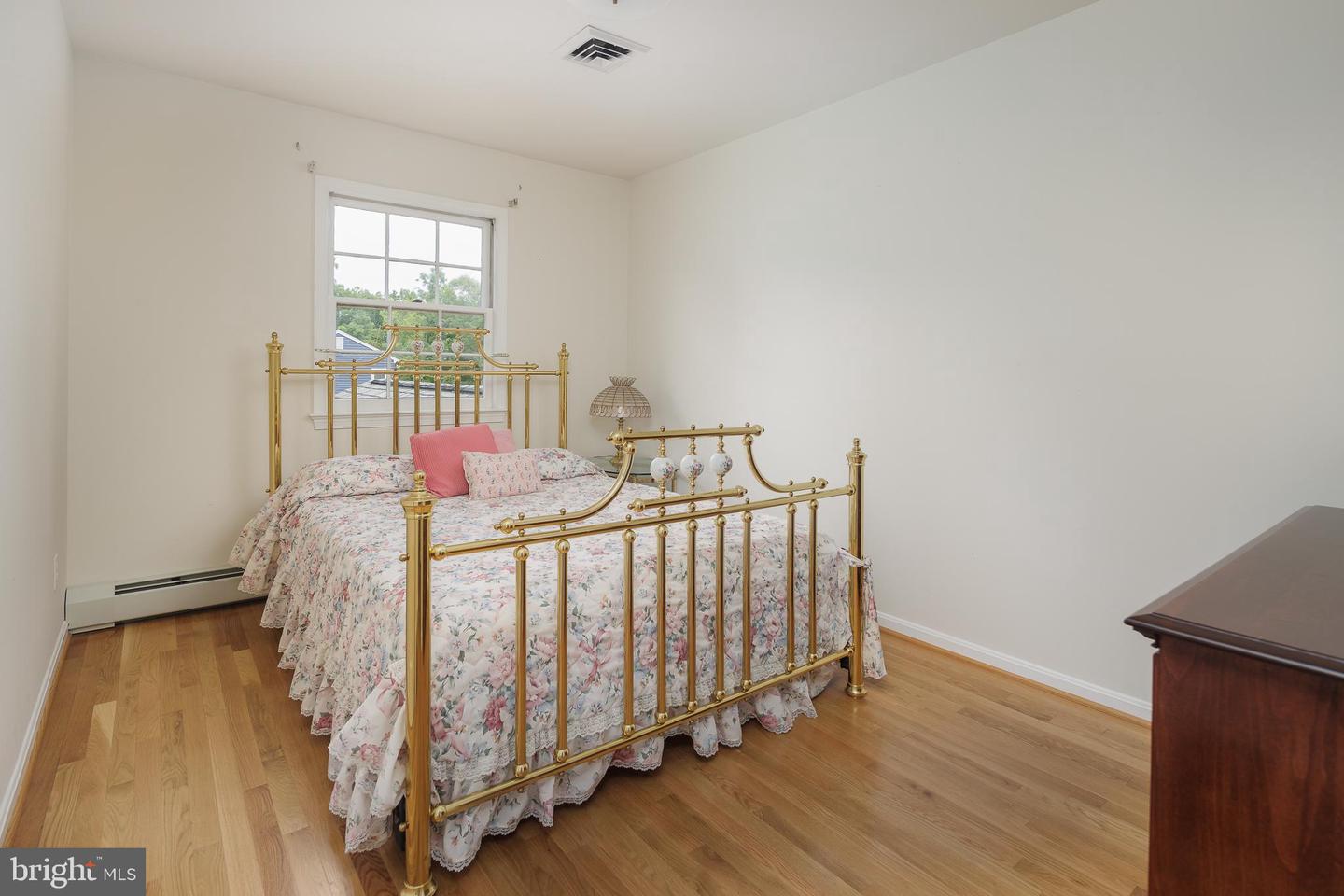 3809 RUSSELL RD, WOODBRIDGE, Virginia 22192, 5 Bedrooms Bedrooms, ,3 BathroomsBathrooms,Residential,For sale,3809 RUSSELL RD,VAPW2095144 MLS # VAPW2095144