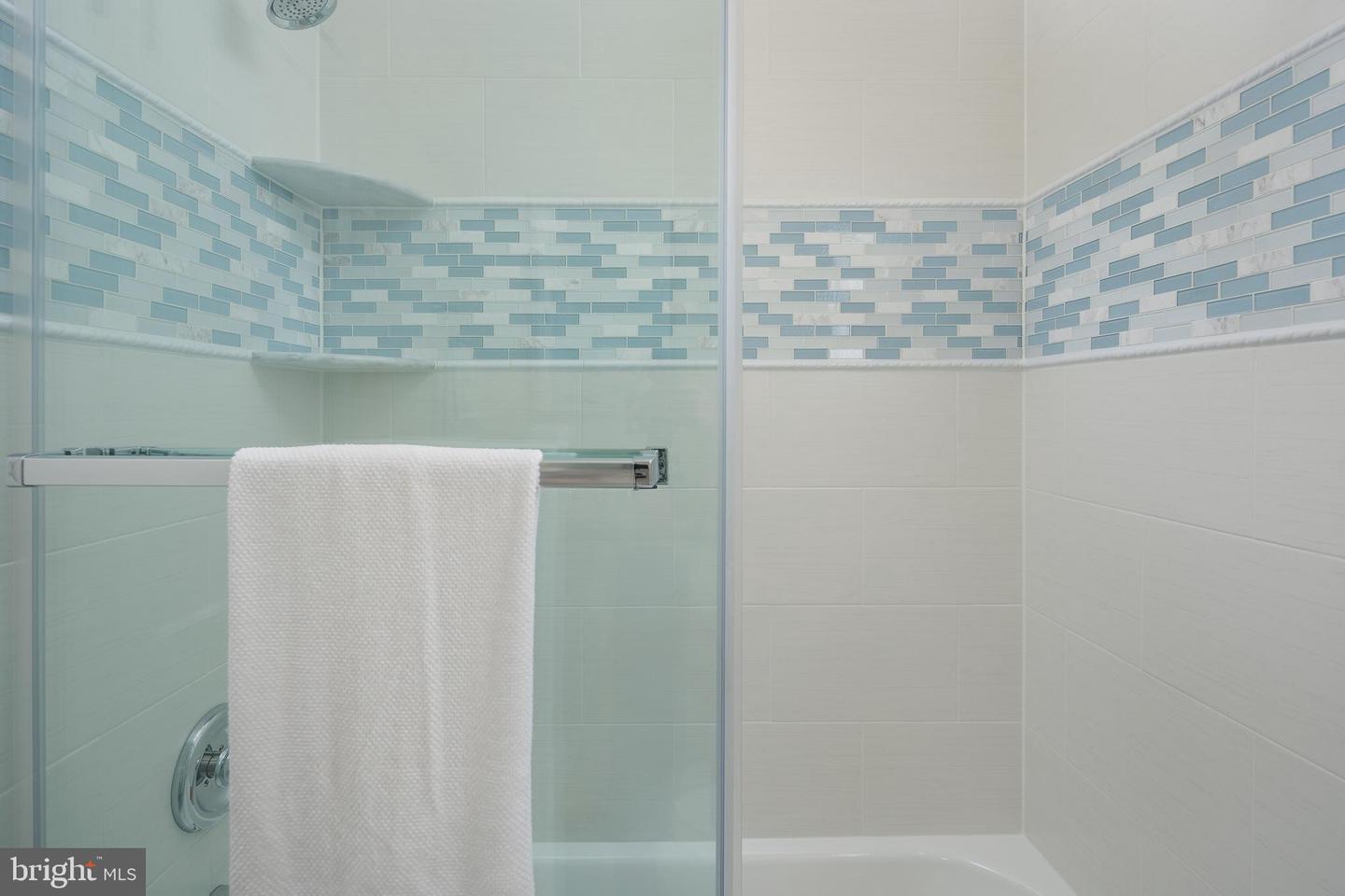 3809 RUSSELL RD, WOODBRIDGE, Virginia 22192, 5 Bedrooms Bedrooms, ,3 BathroomsBathrooms,Residential,For sale,3809 RUSSELL RD,VAPW2095144 MLS # VAPW2095144