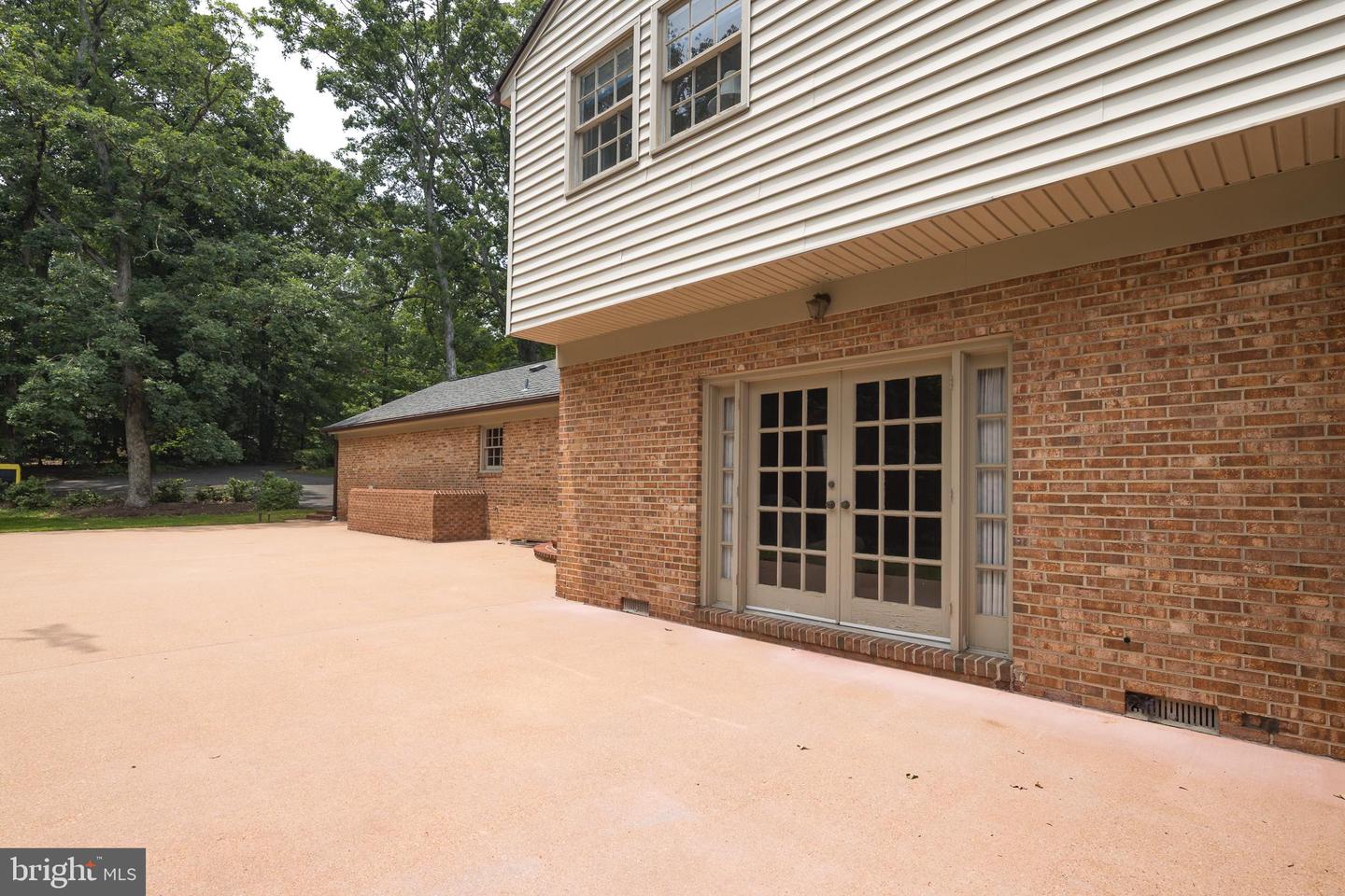 3809 RUSSELL RD, WOODBRIDGE, Virginia 22192, 5 Bedrooms Bedrooms, ,3 BathroomsBathrooms,Residential,For sale,3809 RUSSELL RD,VAPW2095144 MLS # VAPW2095144