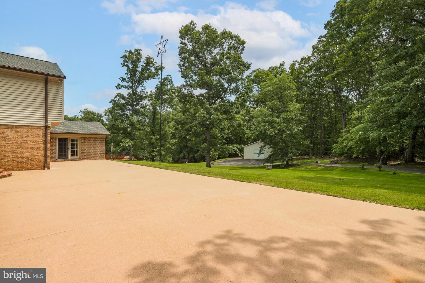 3809 RUSSELL RD, WOODBRIDGE, Virginia 22192, 5 Bedrooms Bedrooms, ,3 BathroomsBathrooms,Residential,For sale,3809 RUSSELL RD,VAPW2095144 MLS # VAPW2095144