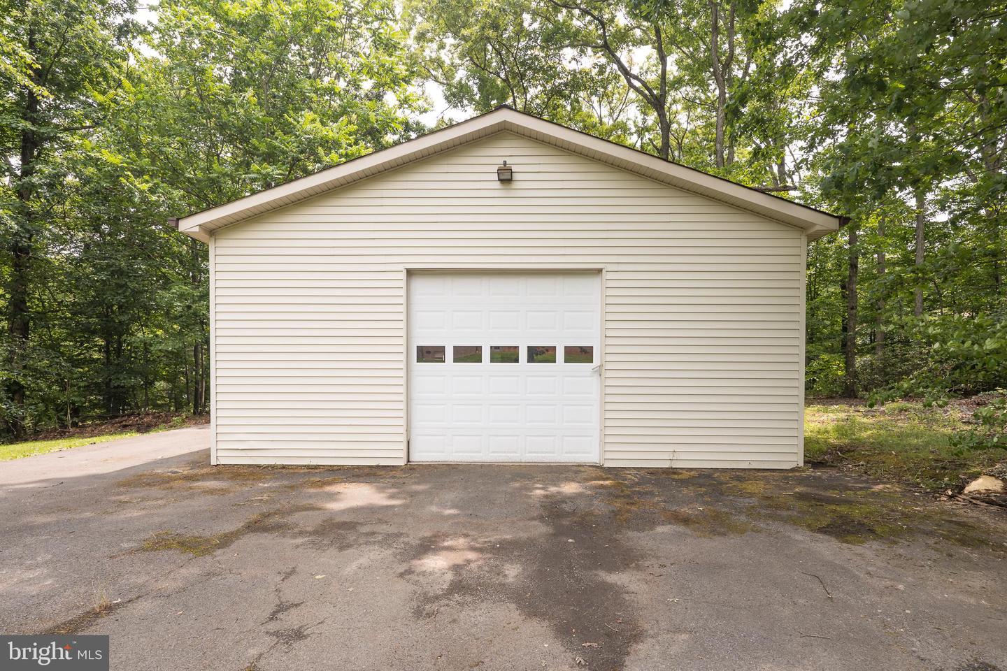 3809 RUSSELL RD, WOODBRIDGE, Virginia 22192, 5 Bedrooms Bedrooms, ,3 BathroomsBathrooms,Residential,For sale,3809 RUSSELL RD,VAPW2095144 MLS # VAPW2095144