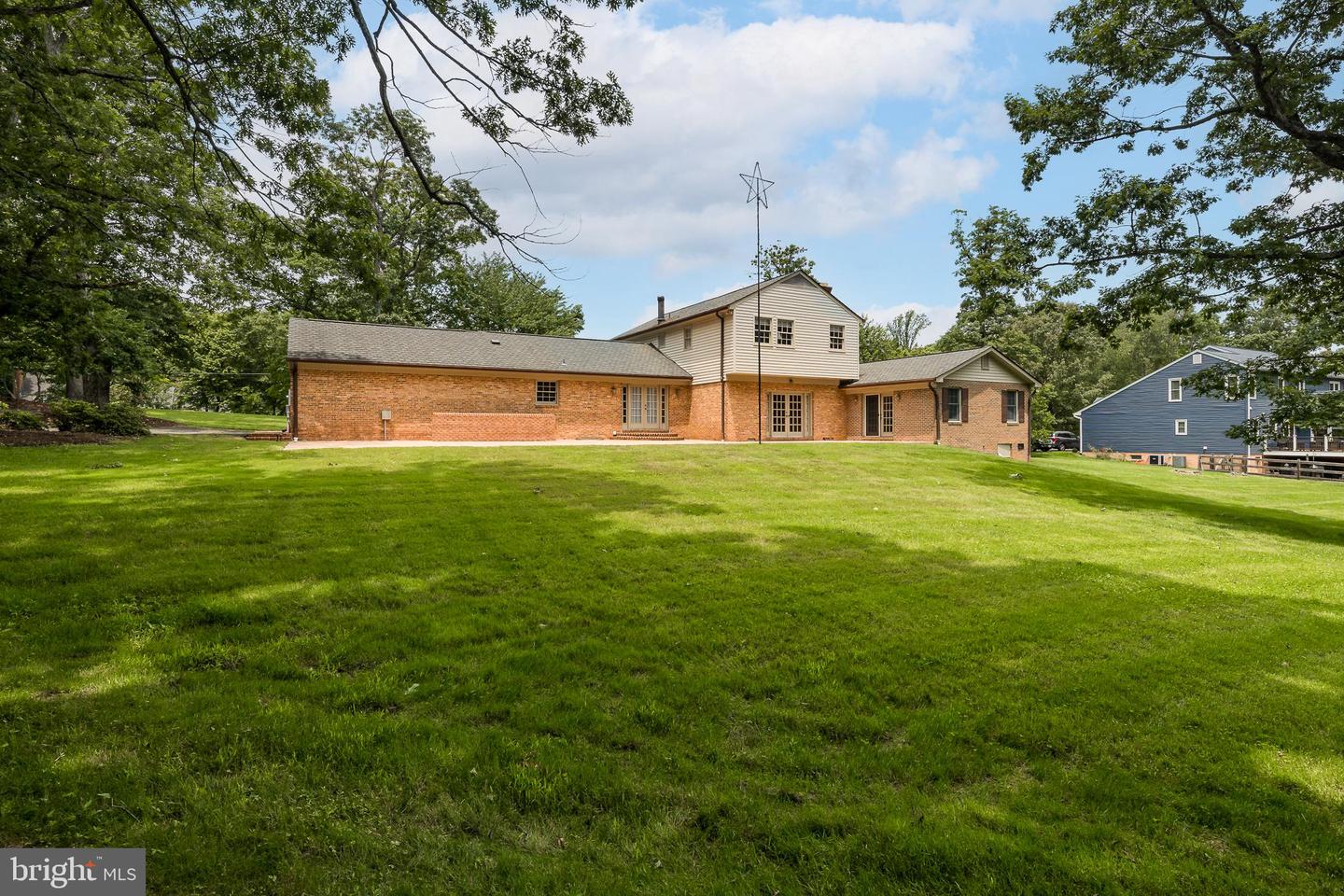 3809 RUSSELL RD, WOODBRIDGE, Virginia 22192, 5 Bedrooms Bedrooms, ,3 BathroomsBathrooms,Residential,For sale,3809 RUSSELL RD,VAPW2095144 MLS # VAPW2095144