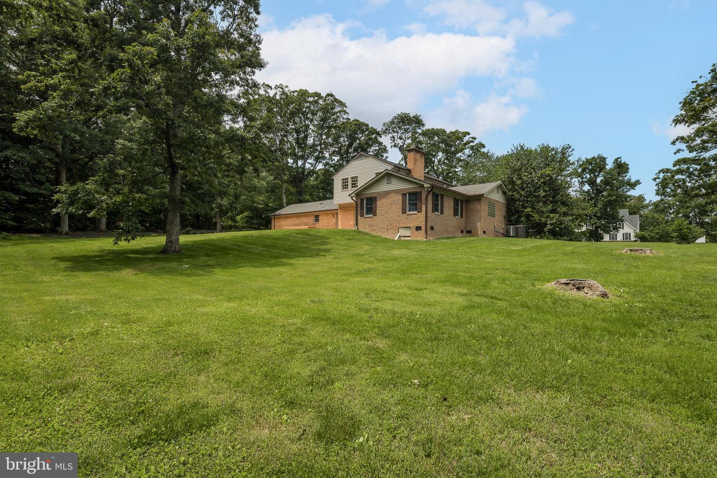 3809 RUSSELL RD, WOODBRIDGE, Virginia 22192, 5 Bedrooms Bedrooms, ,3 BathroomsBathrooms,Residential,For sale,3809 RUSSELL RD,VAPW2095144 MLS # VAPW2095144