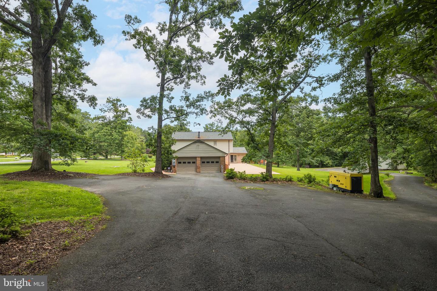 3809 RUSSELL RD, WOODBRIDGE, Virginia 22192, 5 Bedrooms Bedrooms, ,3 BathroomsBathrooms,Residential,For sale,3809 RUSSELL RD,VAPW2095144 MLS # VAPW2095144