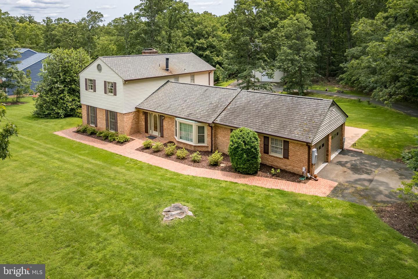 3809 RUSSELL RD, WOODBRIDGE, Virginia 22192, 5 Bedrooms Bedrooms, ,3 BathroomsBathrooms,Residential,For sale,3809 RUSSELL RD,VAPW2095144 MLS # VAPW2095144
