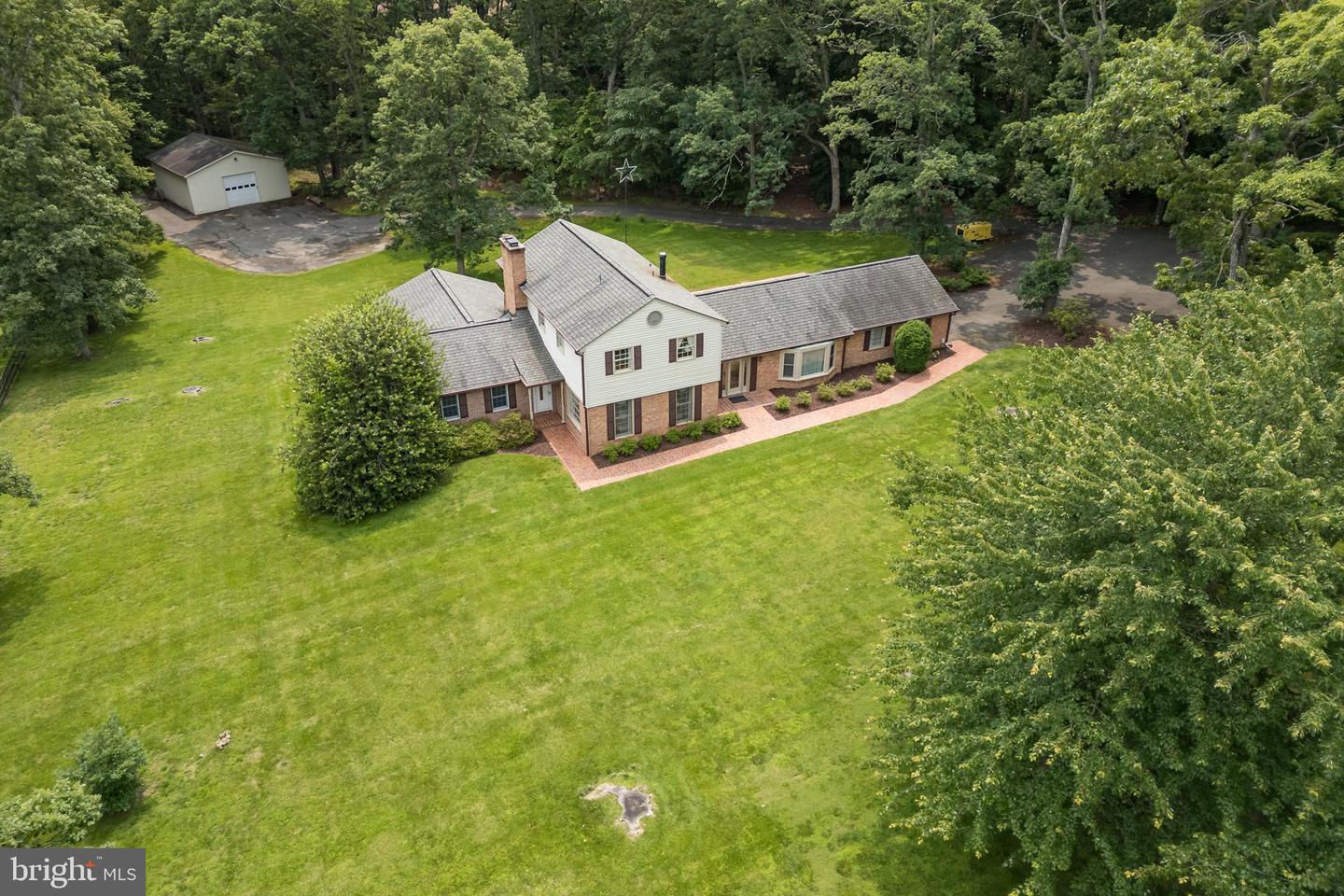 3809 RUSSELL RD, WOODBRIDGE, Virginia 22192, 5 Bedrooms Bedrooms, ,3 BathroomsBathrooms,Residential,For sale,3809 RUSSELL RD,VAPW2095144 MLS # VAPW2095144