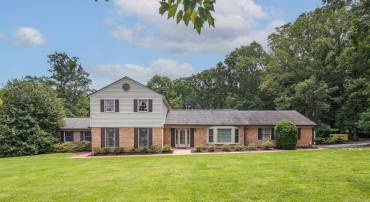 3809 RUSSELL RD, WOODBRIDGE, Virginia 22192, 5 Bedrooms Bedrooms, ,3 BathroomsBathrooms,Residential,For sale,3809 RUSSELL RD,VAPW2095144 MLS # VAPW2095144